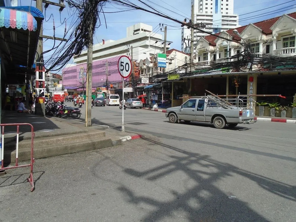 Panda Hostel Phuket - Adults Only