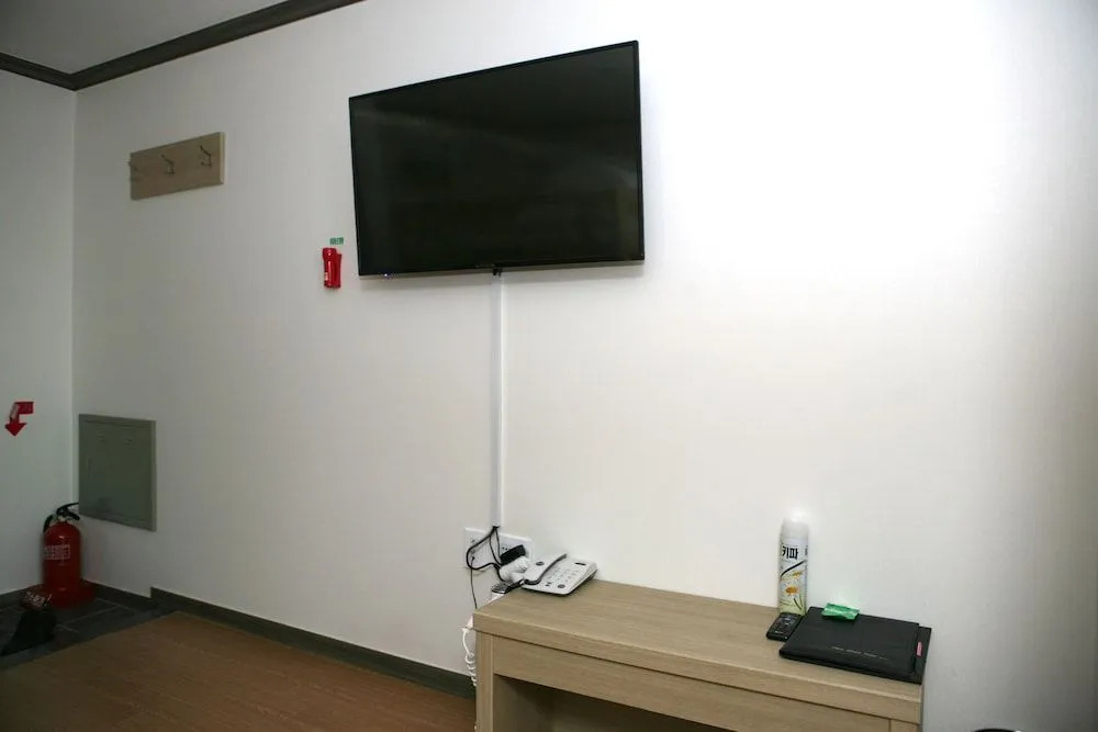 The Blue Jeju Guesthouse - Hostel