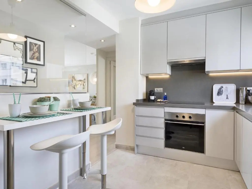 Sitges Spaces Oasis Penthouse 3 Bedroom, 2 Bathroom, Terrace, Pool, Sleeps up to 6