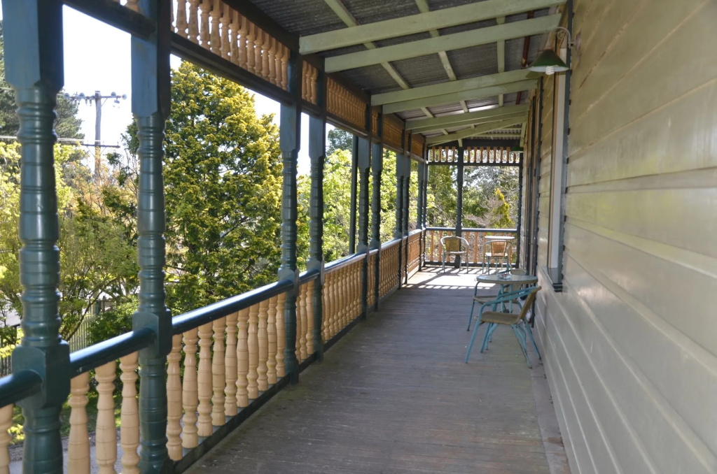 Leura House