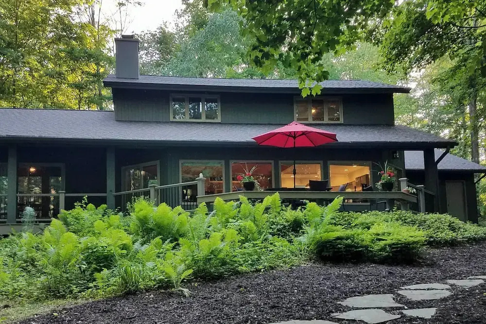 5 Mi to Main St Harbor Springs: Scenic Sanctuary