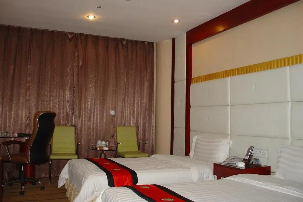 Huaxia Hotel (Zhuhai Doumen Gymnasium Zhongxing South Road)