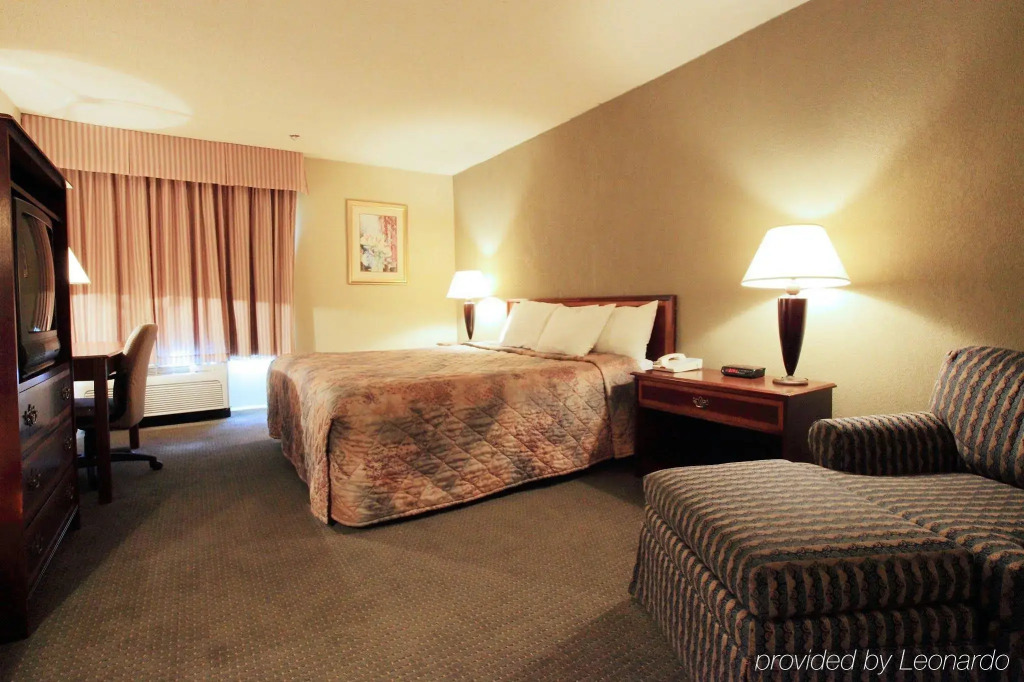 Quality Inn & Suites Apex - Holly Springs NC