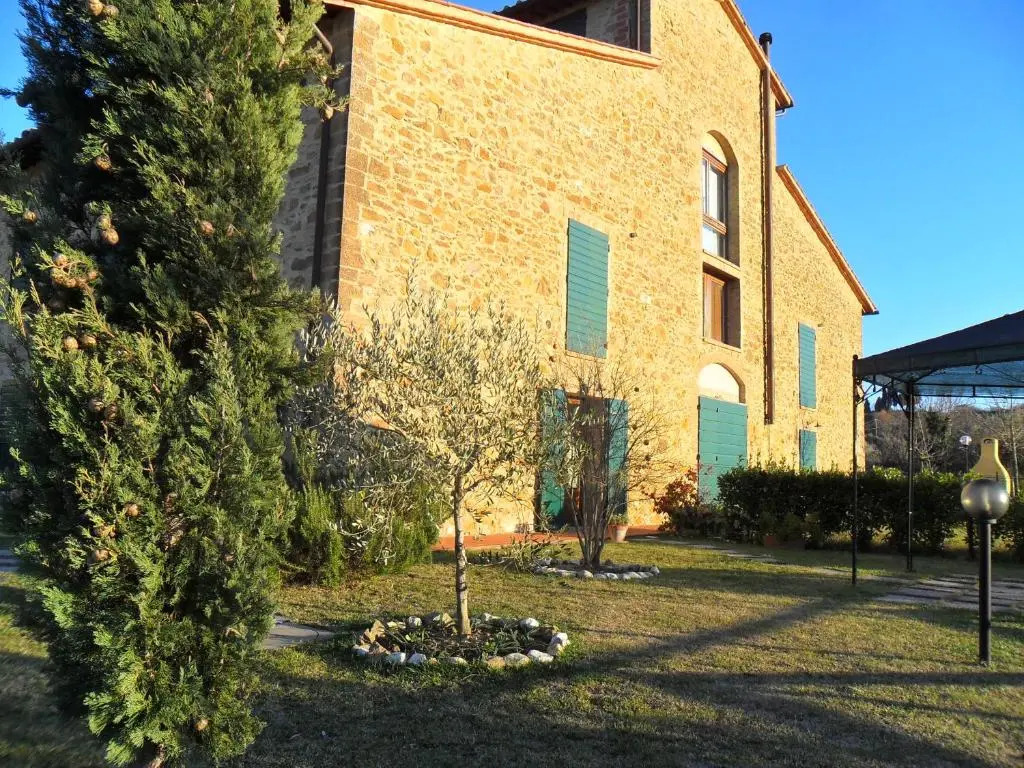 Casa Leonardo, Montaione, Mura