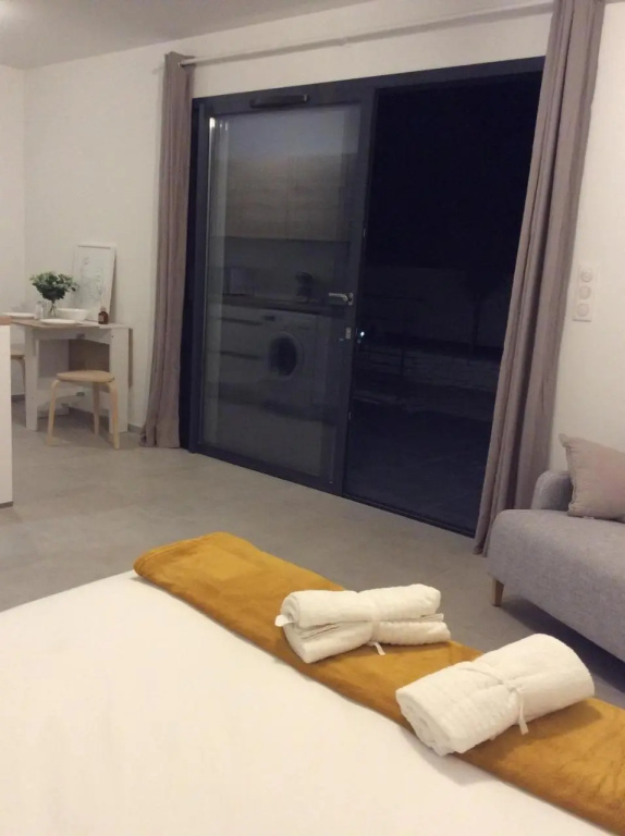 STUDIO A 2 MIN DES PLAGES