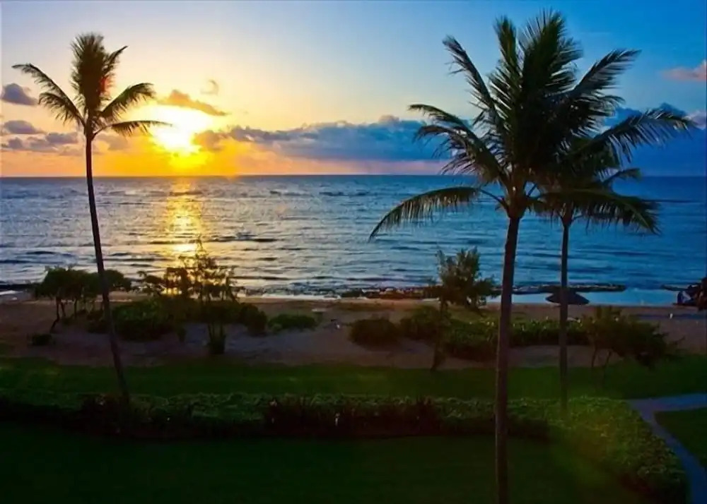Hale Tiare 2 Bedroom Condo by RedAwning