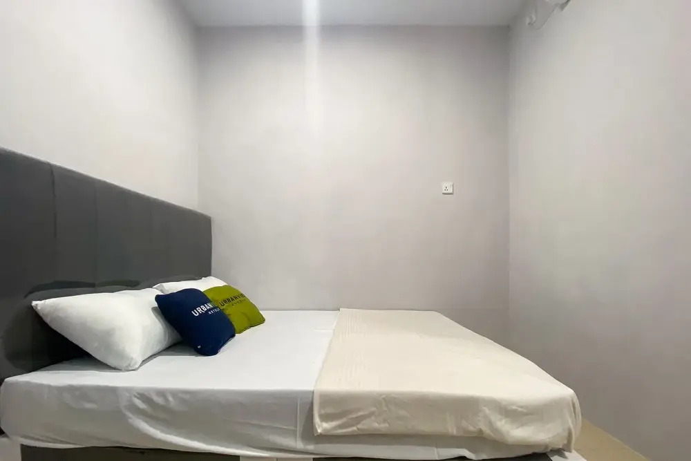 Urbanview Hotel near DC Mall Crown Homestay Batam