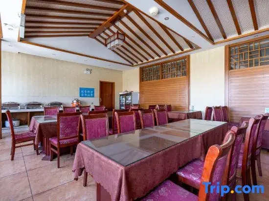 Yunmei Hot Spring Hotel (Caiyun North Road, Guandu District, Kunming)