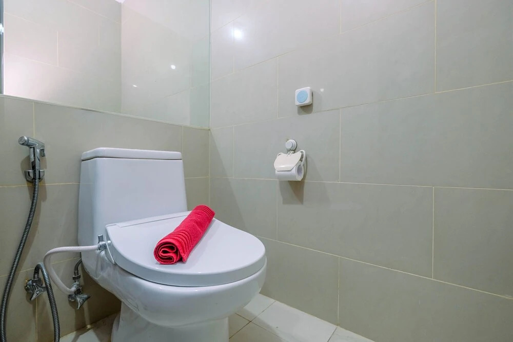 Big and Cozy Gandaria Heights 3BR Apartment with Direct Access to Mall