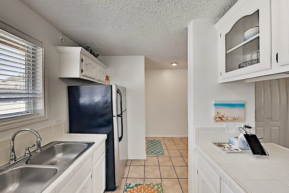 Charming At The Dolphins W/ Pool & Hot Tub 2 Bedroom Condo