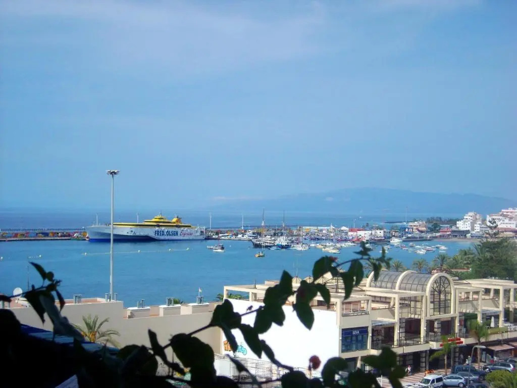 Apartment with 3 bedrooms in Arona with wonderful sea view shared pool furnished terrace 600 m from the beach