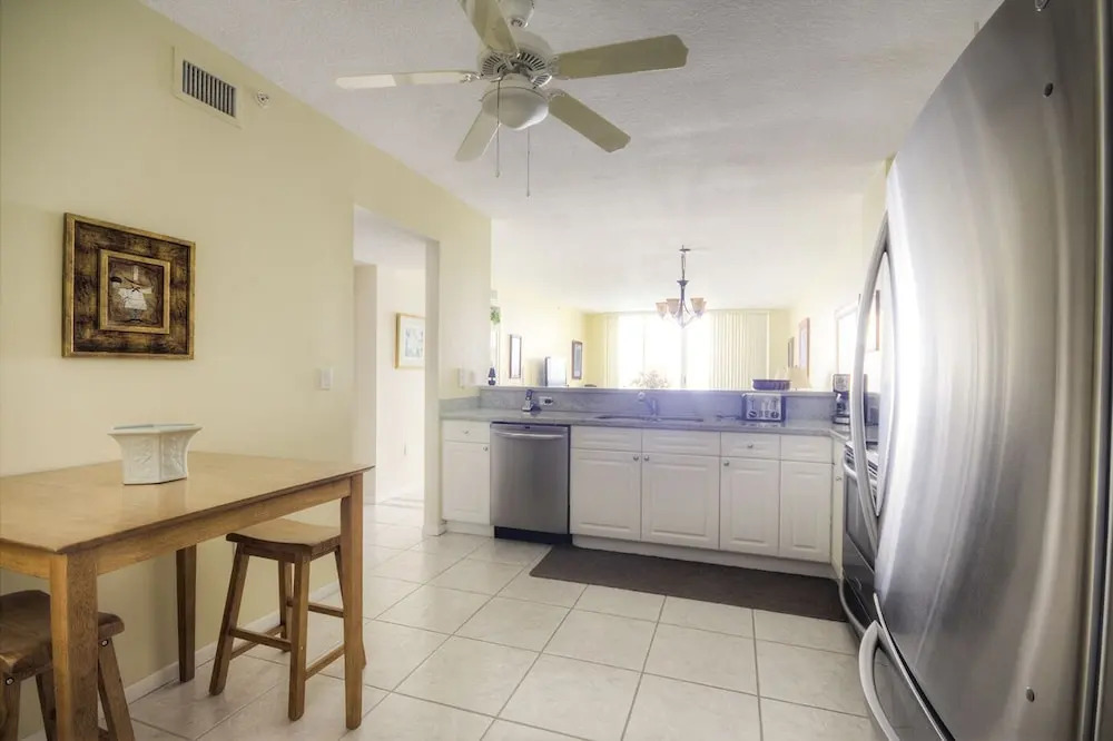 Le Golden Bay 1108 by Go Florida Condo, Sunny Isles