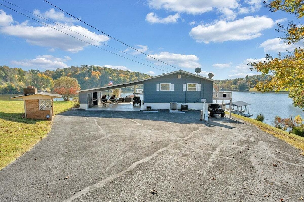 Paradise Point - Lakefront Home With Private Dock!