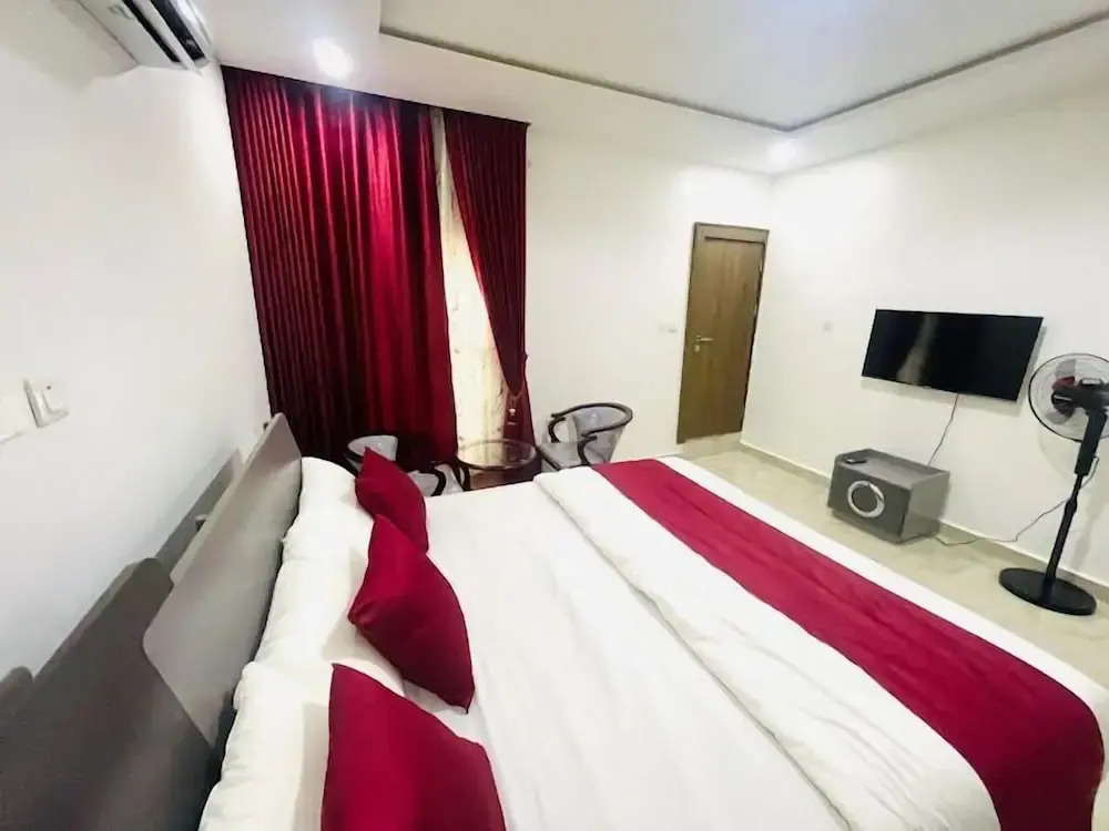 Triangle Apartment