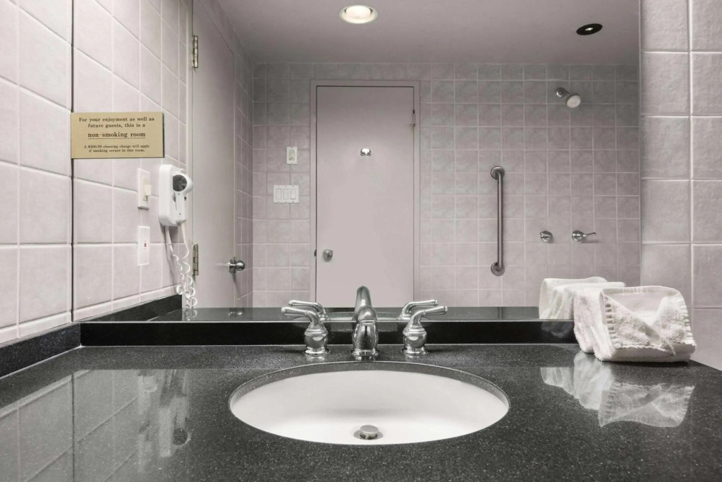 Days Inn Ottawa West