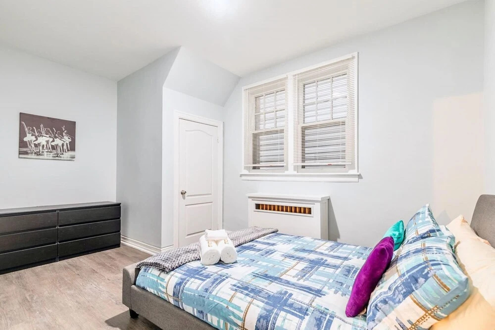 Bright and Modern 2BR Apartment With Netflix