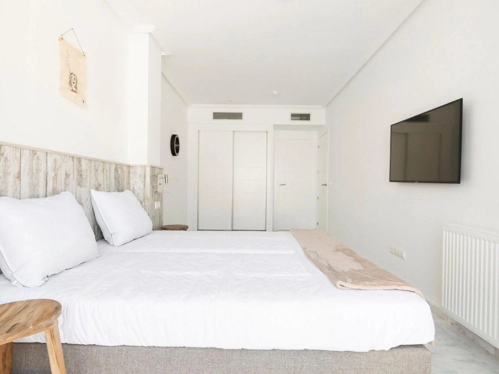 Luxury apartment with dishwasher, located by the sea