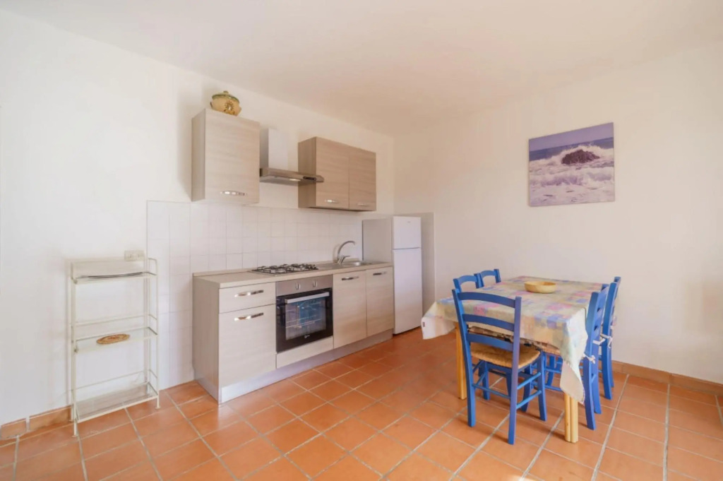 Two room apartment with beautiful terrace close to Forno beach-BAIA BLU N°5