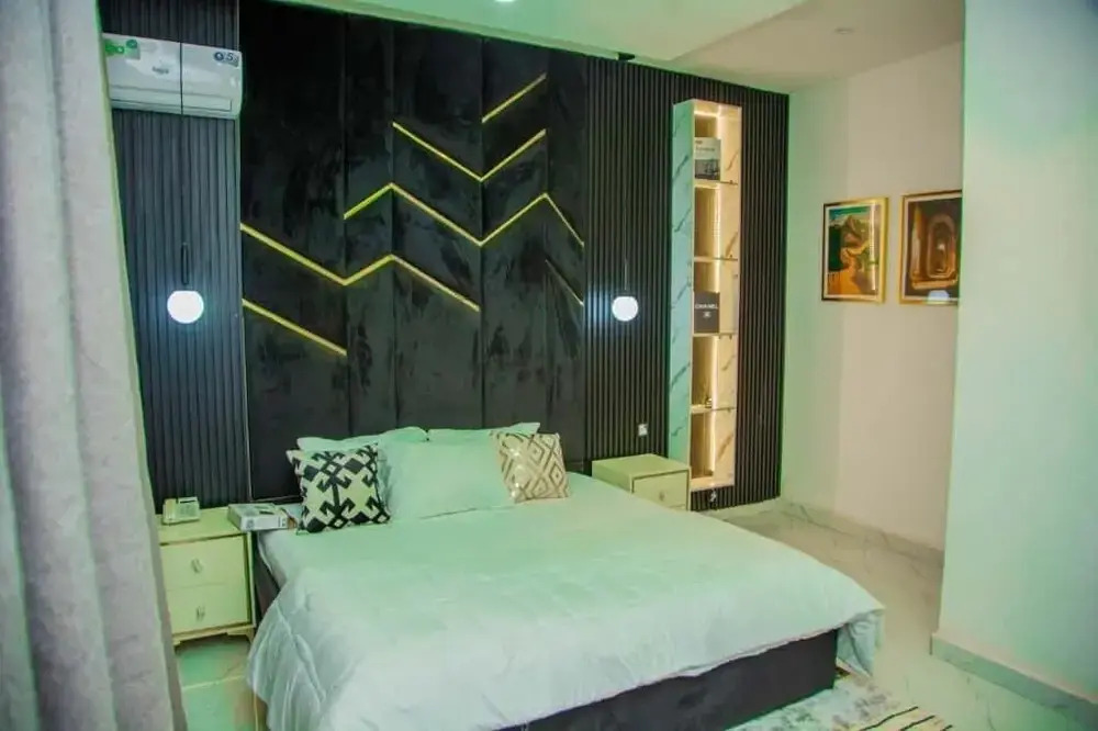 Aviv Luxury Homes