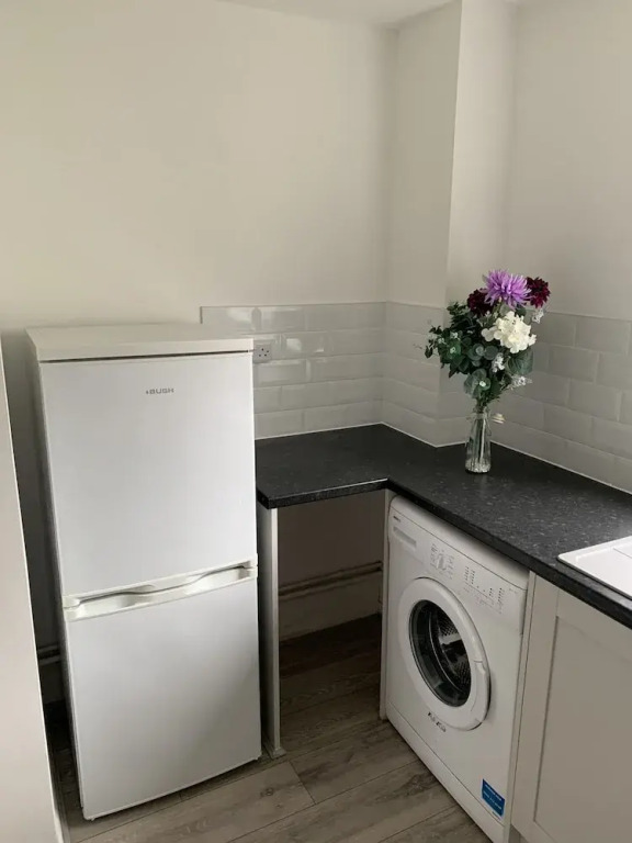 Impeccable 2-bed Apartment in Eastleigh