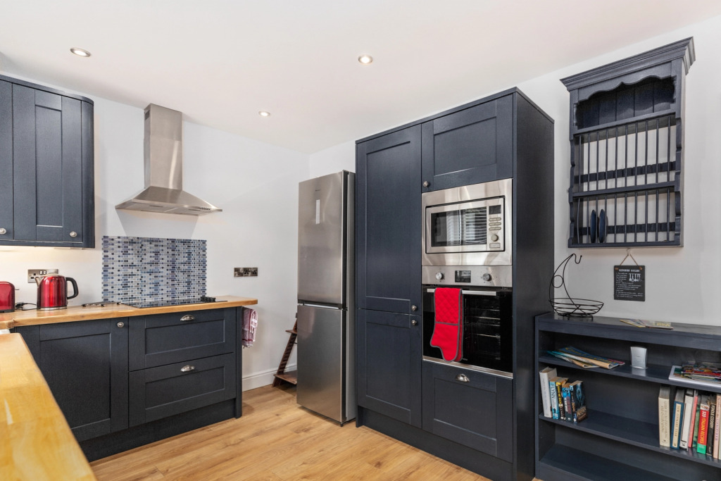 Park Gardens - Lovely Cottage, Parking, Central Location