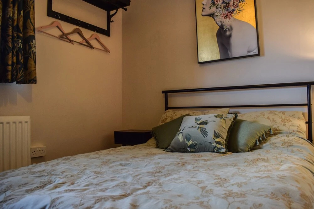 Charming 3 Bedroom Apartment From Cutty Sark