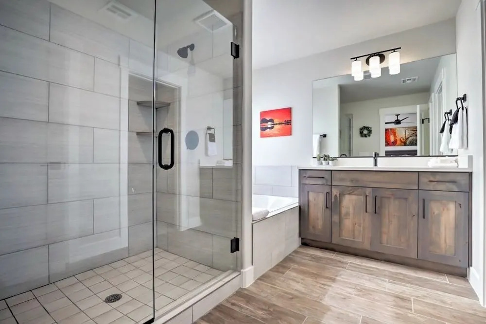 Luxurious End Unit W/ Pool, Hot Tub & Firepit 3 Bedroom Condo