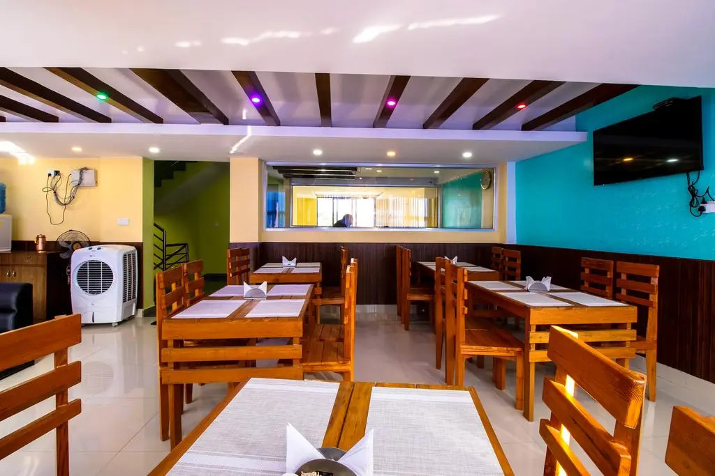 Everest Holiday Inn