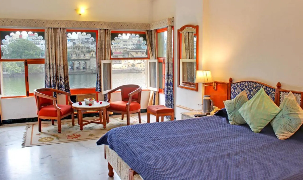 Sarovar - Lake Facing Boutique Hotel On Lake Pichola