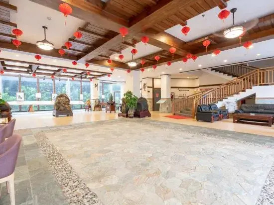 Hot Spring Forest Holiday Hotel