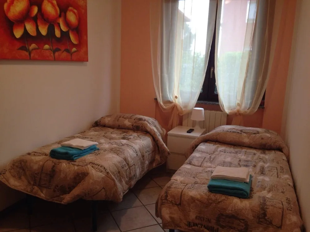 Airport Rooms Orio