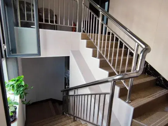 Ejinaqi Luxing Hostel
