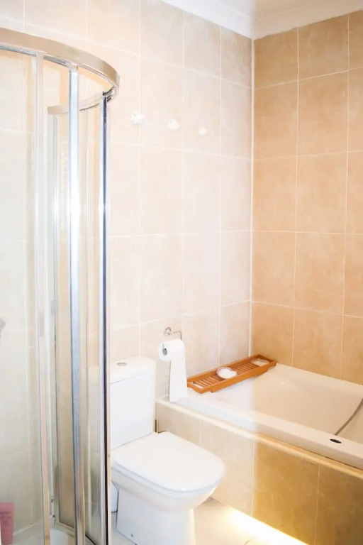 Spacious 2 Bedroom Inverleith Home With Garden