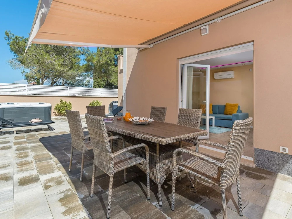 Modern Holiday House Favola In Funtana For 7 Persons Near The Beach
