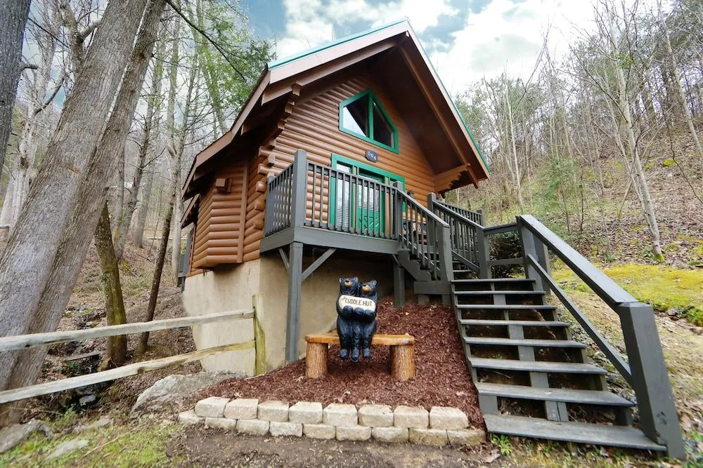 The Cuddle Hut Cabin