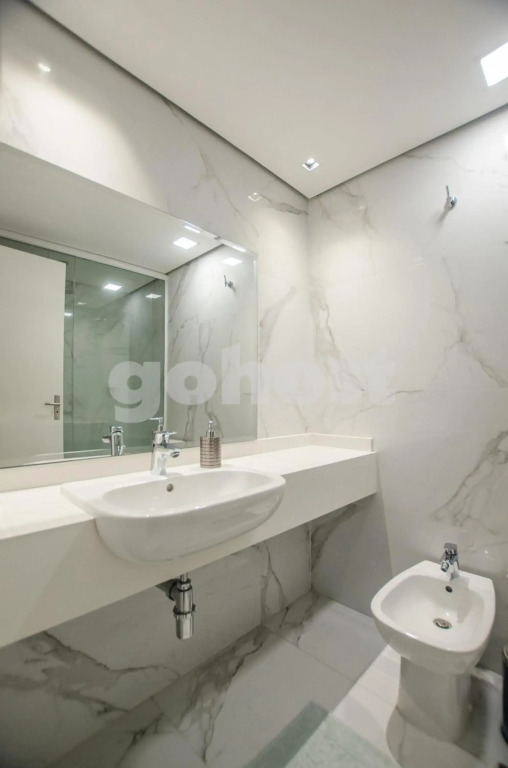 Tranquilo y cómodo apartamento en Villa Morra 2D006