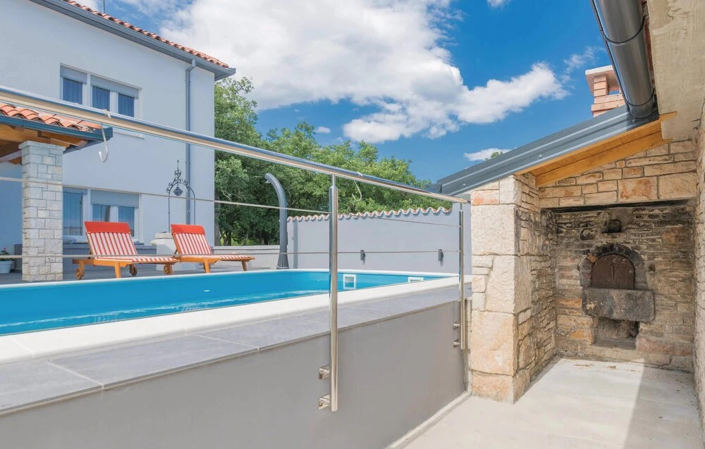 Stunning Home In Manjadvorci