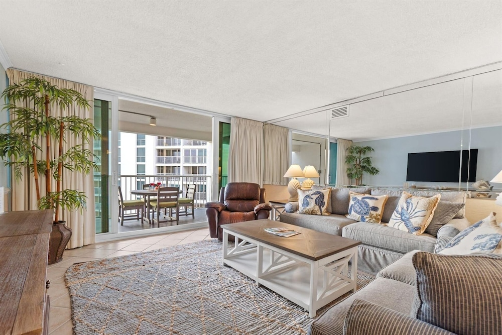 Shoreline Towers 1065 2 Bedroom Condo