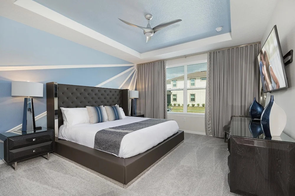 Sr022v: 8 Bed, Avengers, Princesses, Ping Pong, Shuffle Board