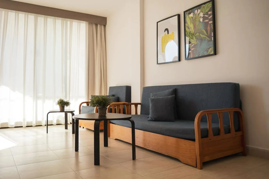 Beatrix 2000 - Caliu apartments