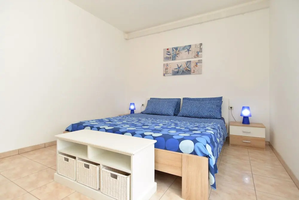 Apartments Tanja 100