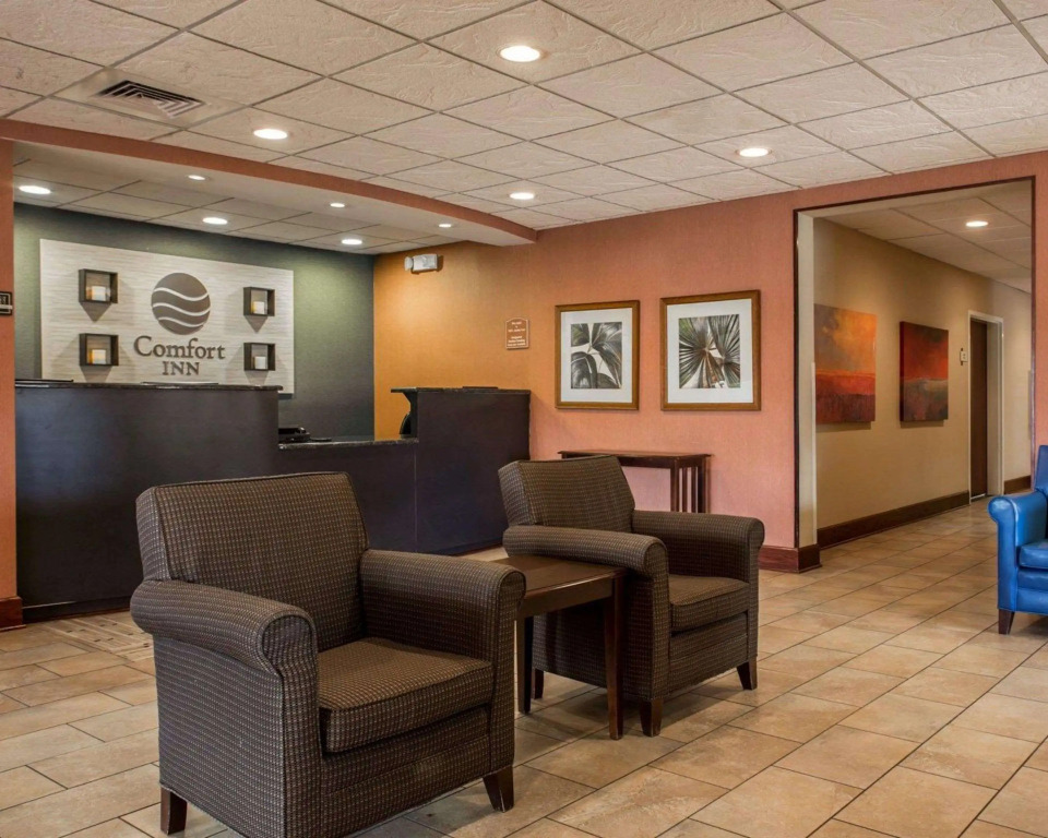 Comfort Inn & Suites Lumberton Central I-95