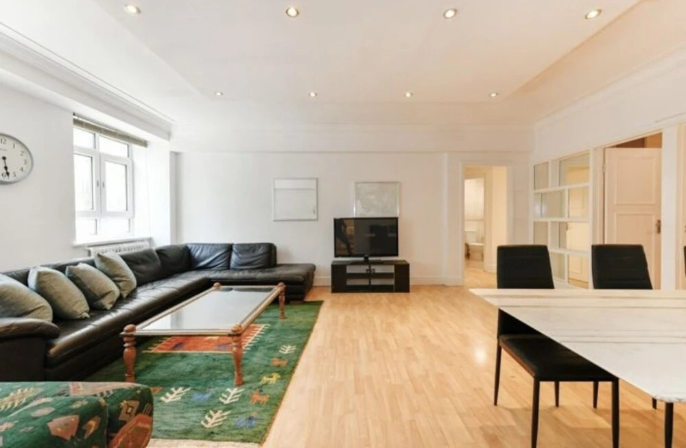 Immaculate 4-bed Apartment Opposite Hyde Park W2