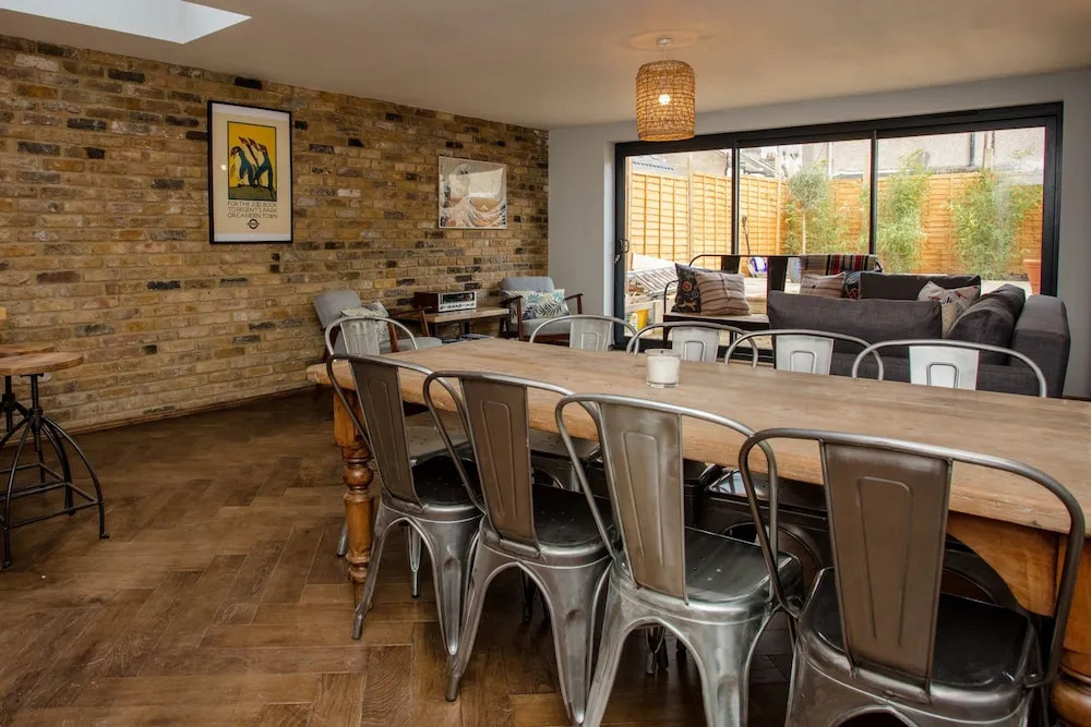 5 Bedroom House in East London