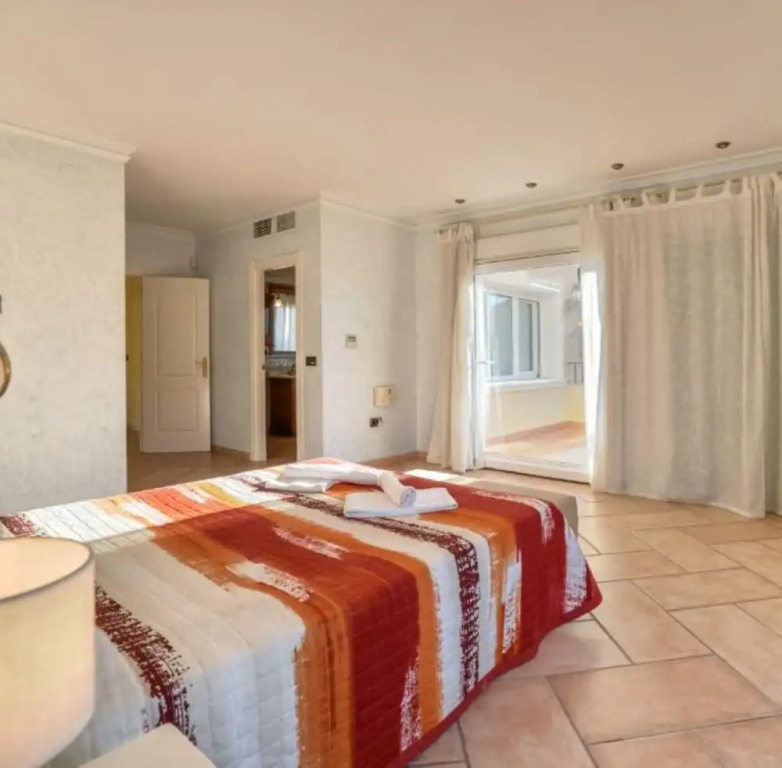 Villa - 5 Bedrooms with Pool - 106414