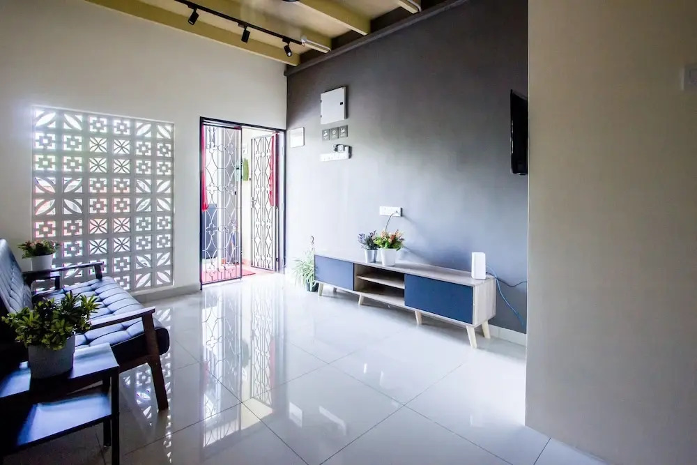 Plumeria 4BR Garden House by uBook