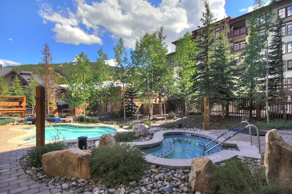 Luxury Remodeled Passage Point Condo - Short Walk to Lifts - Incredible View - PP403 by Redawning
