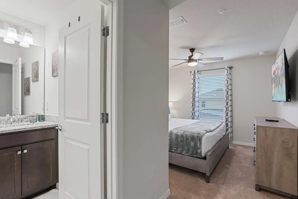 BRAND New 5 bed Villa in Windsor Cay