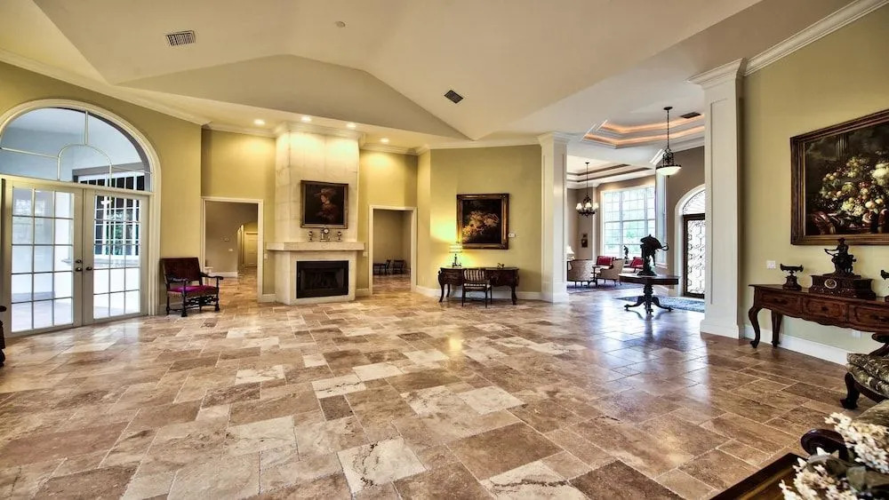 Solterra Vacation Rental: Luxury 3-BR Condo with Lake & Golf Views. Access to Luxury Pool, Hot Tub, and Golf Courses at Lely Resort. Close to Naples Beaches, 5th Avenue S, and Marco Island