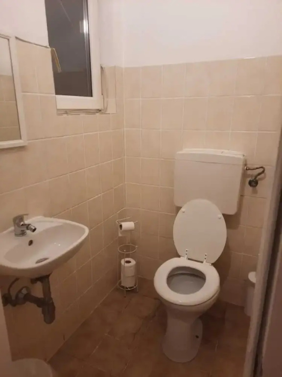 Spacious 2BR 1LR Apartment Central Area